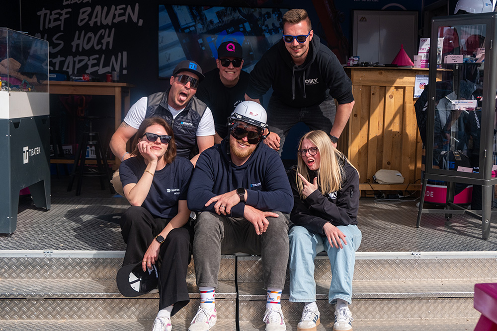 Gruppenfoto des Tibatek Teams auf der bauma 2025
